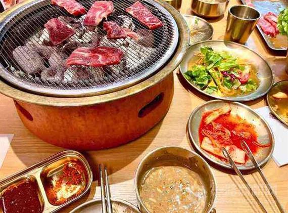 西塔老太太泥炉烤肉