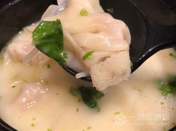 6叔煲的鱼翅小馄饨