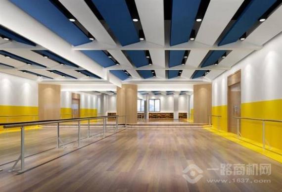 三人行艺术培训