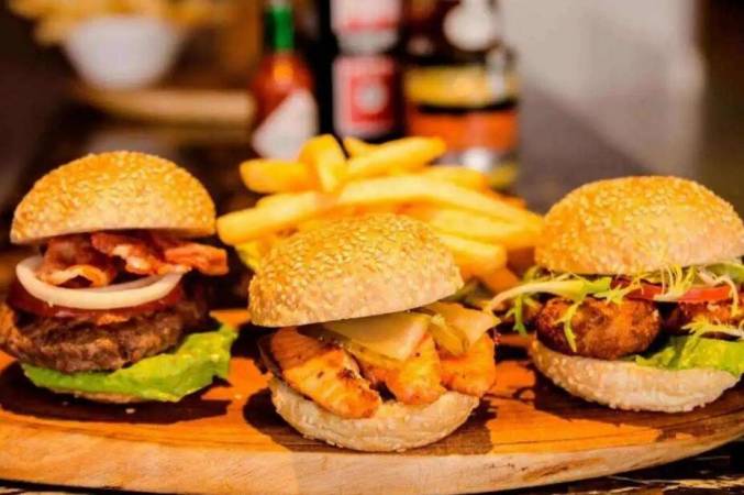 拖拉机汉堡炸鸡