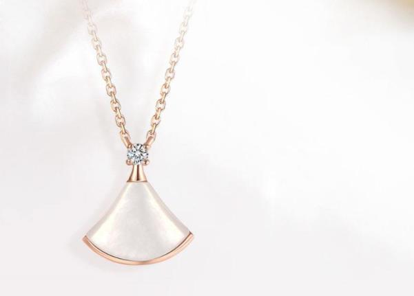 纯纯饰品加盟 纯纯饰品加盟