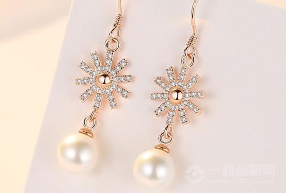 纯纯饰品 纯纯饰品