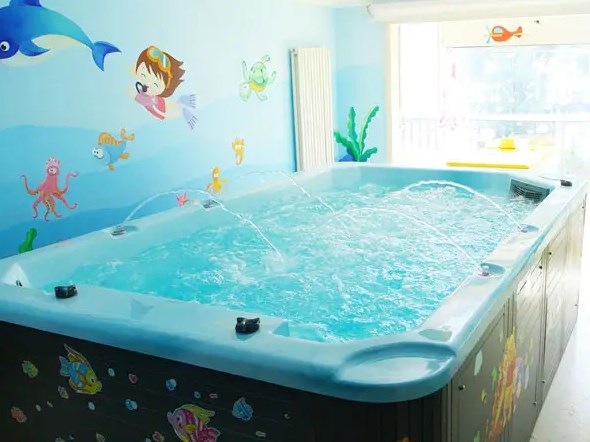 欧斯威国际亲子游泳加盟