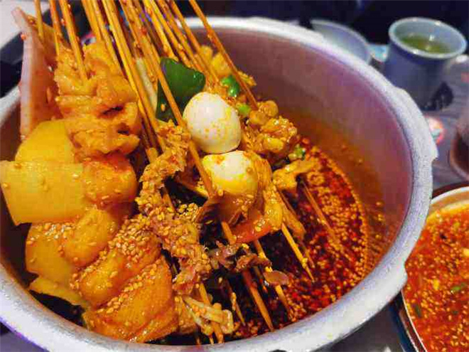 华阳串根香麻辣涮