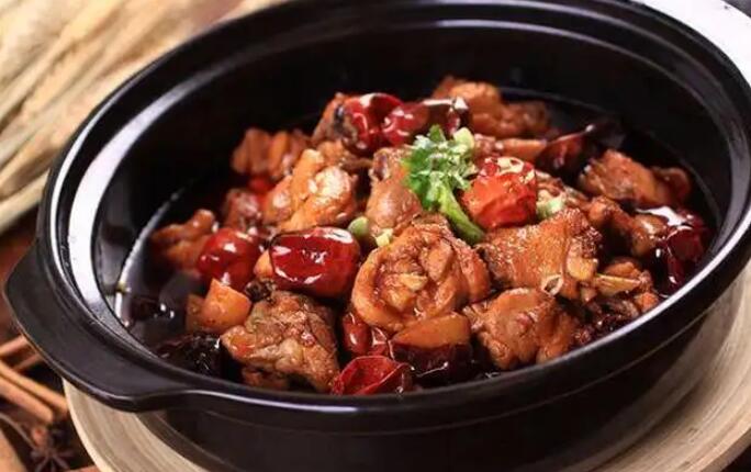 锅员外重庆鸡公煲加盟
