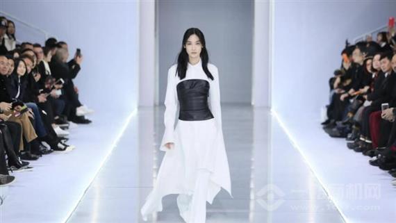 新面孔模特学校