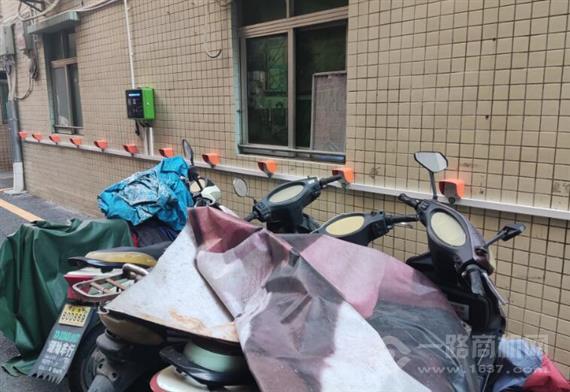 铁杆易充电动自行车充电站