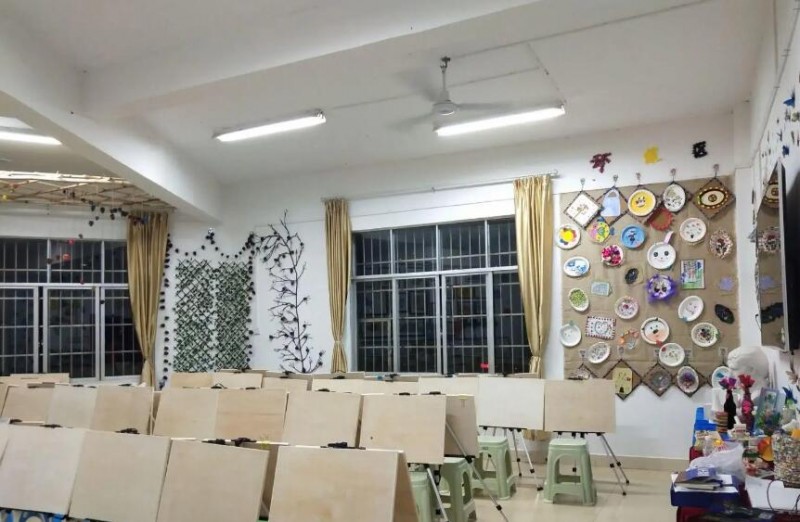 哈哈少儿创意美术加盟