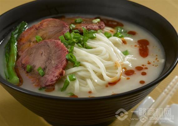 绝代双椒牛肉面