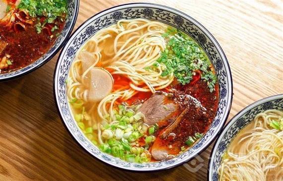 绝代双椒牛肉面