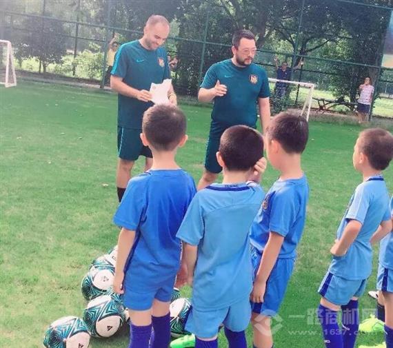 贝乐康少儿足球俱乐部