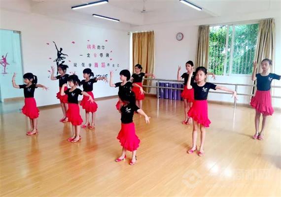 璇富专业拉丁舞