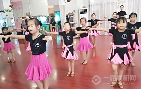 璇富专业拉丁舞