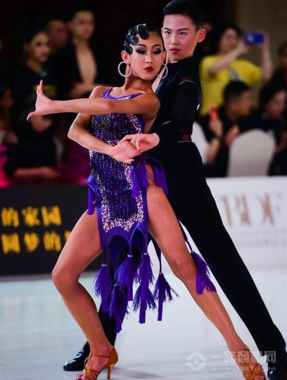 璇富专业拉丁舞