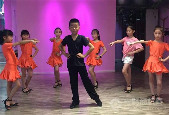 璇富专业拉丁舞