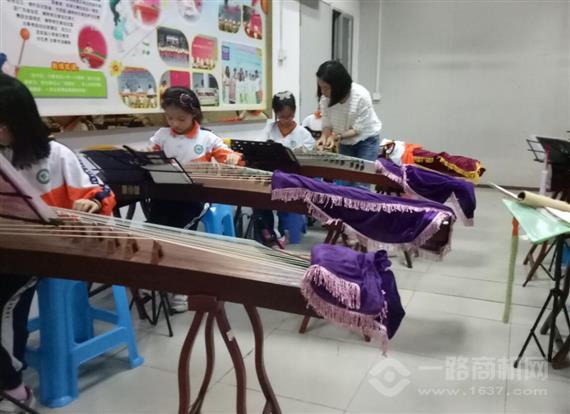 心灵一方艺术教育