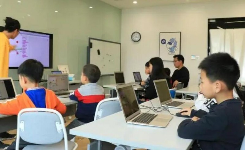 西瓜创客少儿编程加盟