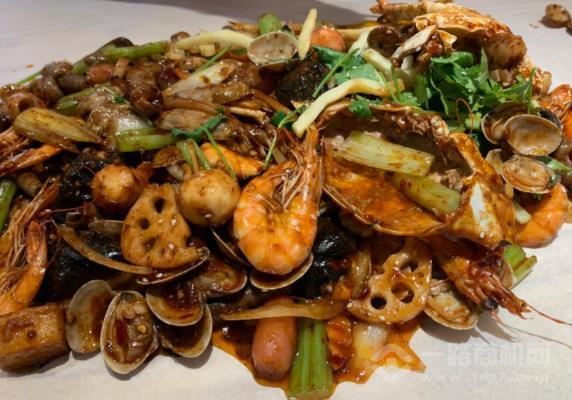 抓麻铁锹手抓海鲜小酒馆 抓麻铁锹手抓海鲜小酒馆