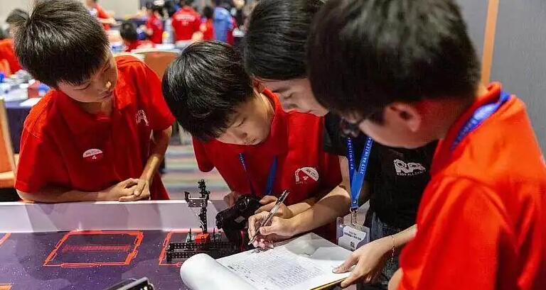 动力猫机器人编程教育