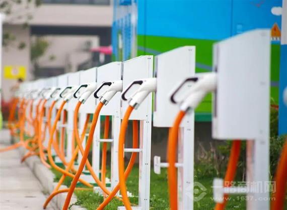 速易充汽车充电站