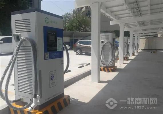 速易充汽车充电站