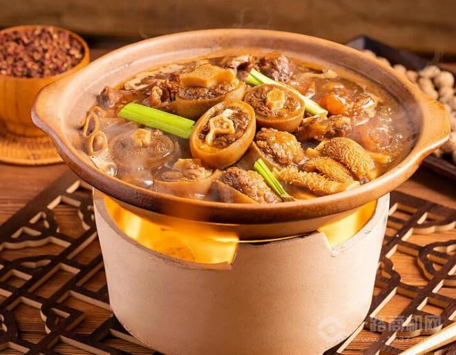 沙胆彪炭炉牛杂煲加盟