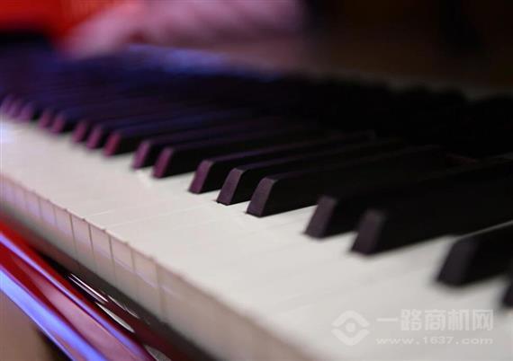 卡丹萨钢琴教育