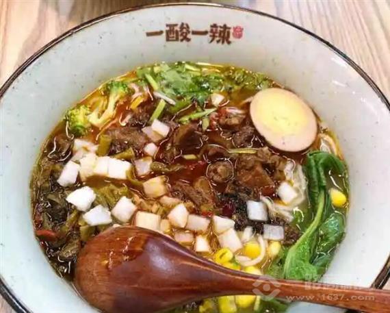 壹酸壹辣酸菜牛肉粉