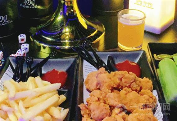 又见初见小酒馆