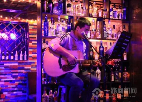 民谣小酒馆