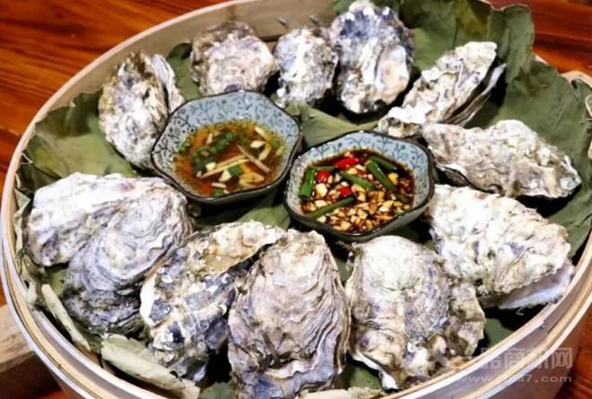 蚝魁竹笼蒸生蚝