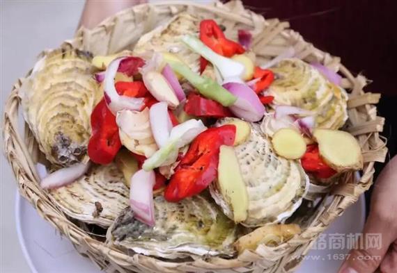 蚝魁竹笼蒸生蚝