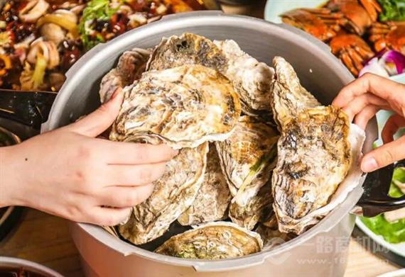 蚝魁竹笼蒸生蚝