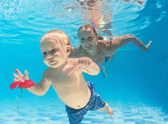 爱潜贝贝亲子游泳