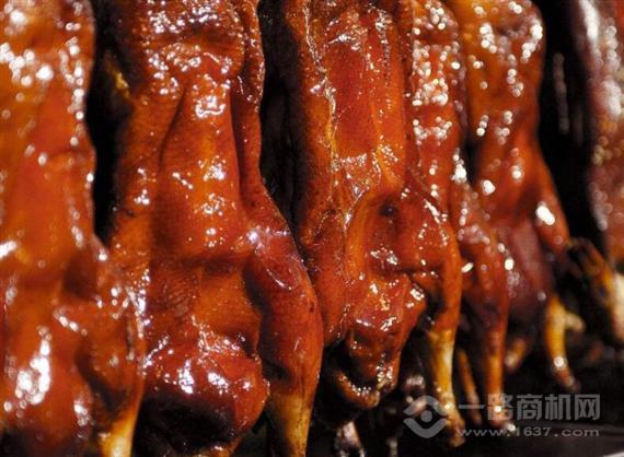 丹阁果炭烤鸭