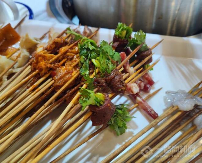 小春风扒炉串串香