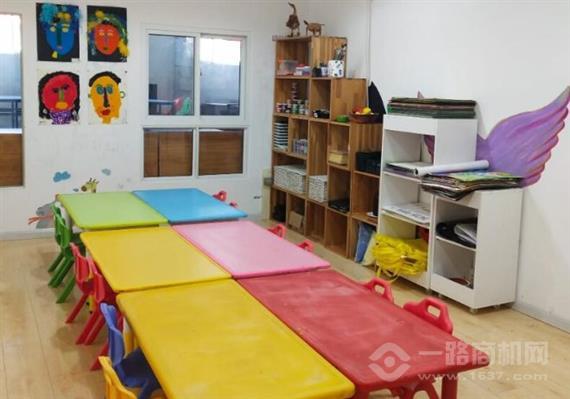 大拇指国际美术