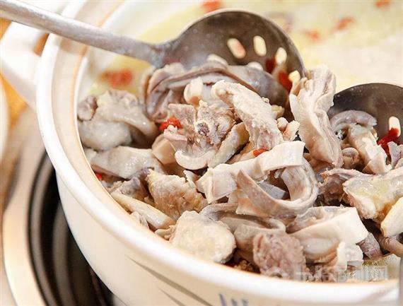 汤伯府骨汤猪肚鸡