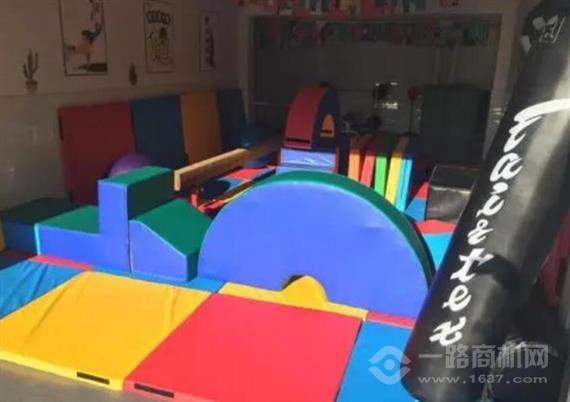 小鱼乒乓体能馆