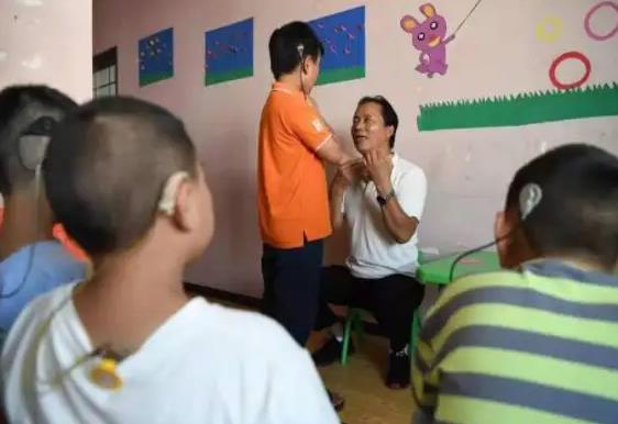 百灵鸟听障儿童康复园加盟