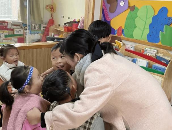 百灵鸟听障儿童康复园