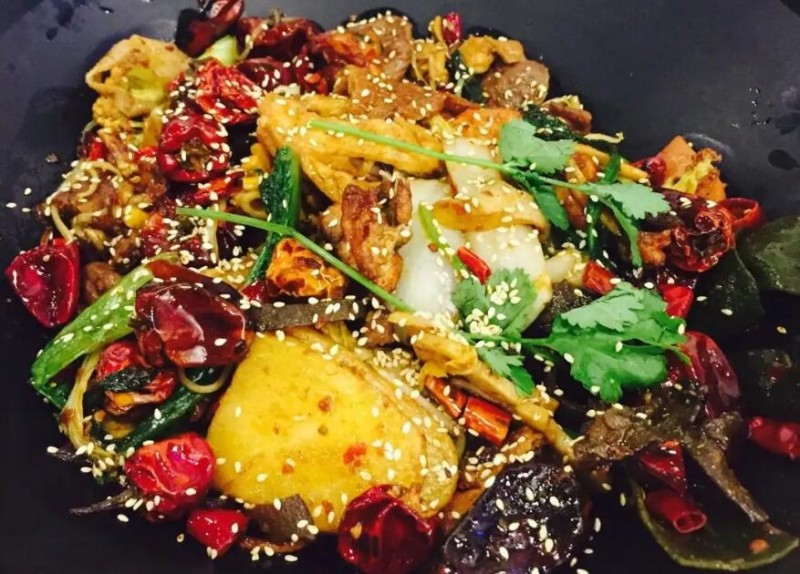 牛冲天麻辣香锅加盟