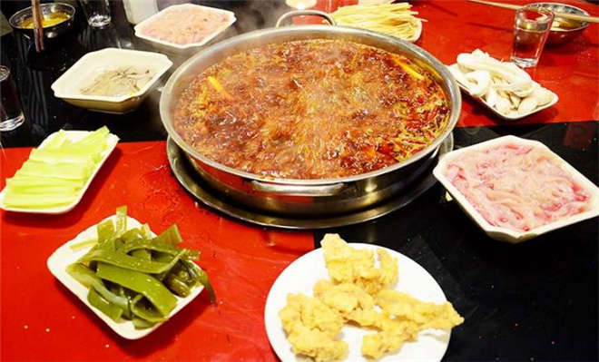 鮮火根老火鍋加盟