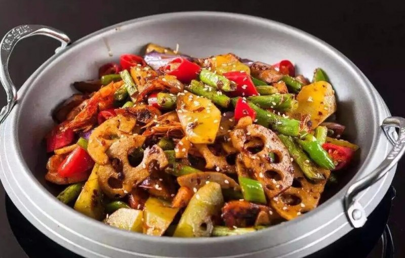 明月麻辣香锅加盟