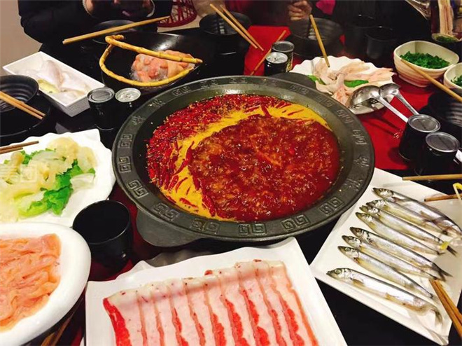 山城防空洞火鍋加盟