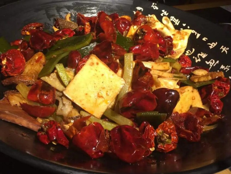 觅味大碗麻辣香锅加盟