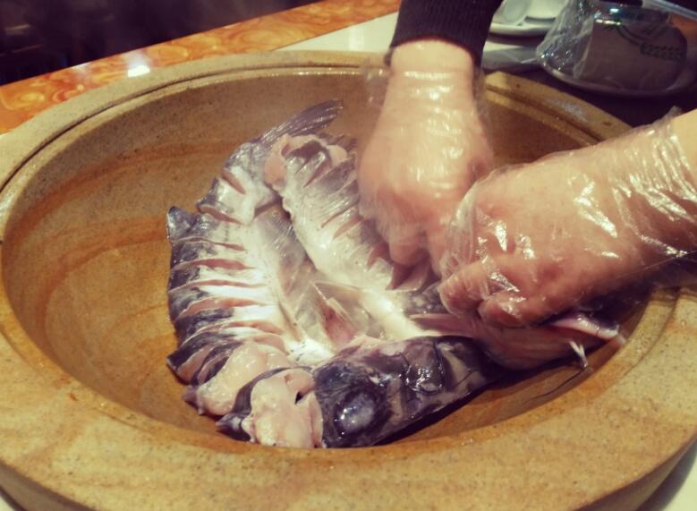俏食尚蒸汽石锅鱼