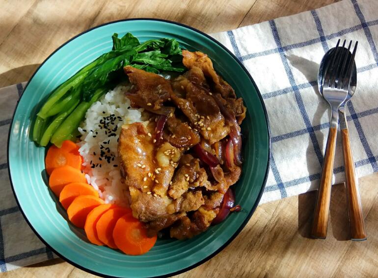 杨小犟牛肉饭