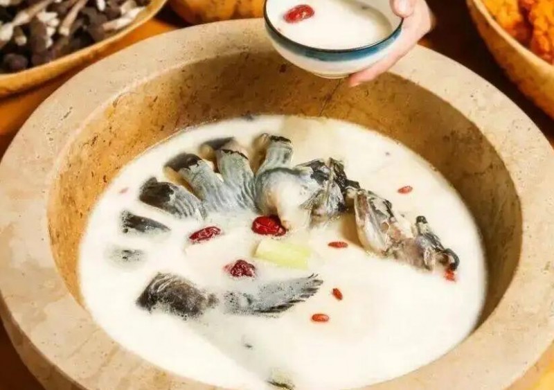 鲜境蒸汽石锅鱼加盟