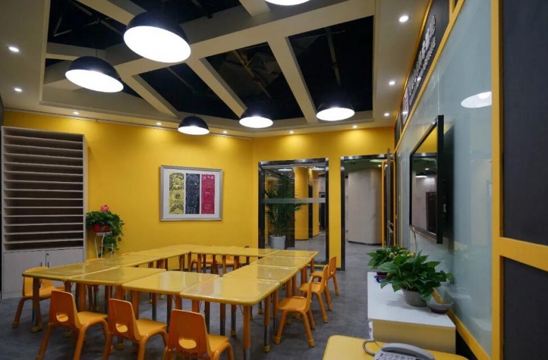 莫凡少兒美術(shù)教育加盟